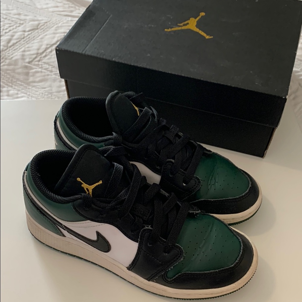 Air Jordan 1 low (GS) noble green pollen white black sz 3.5Y